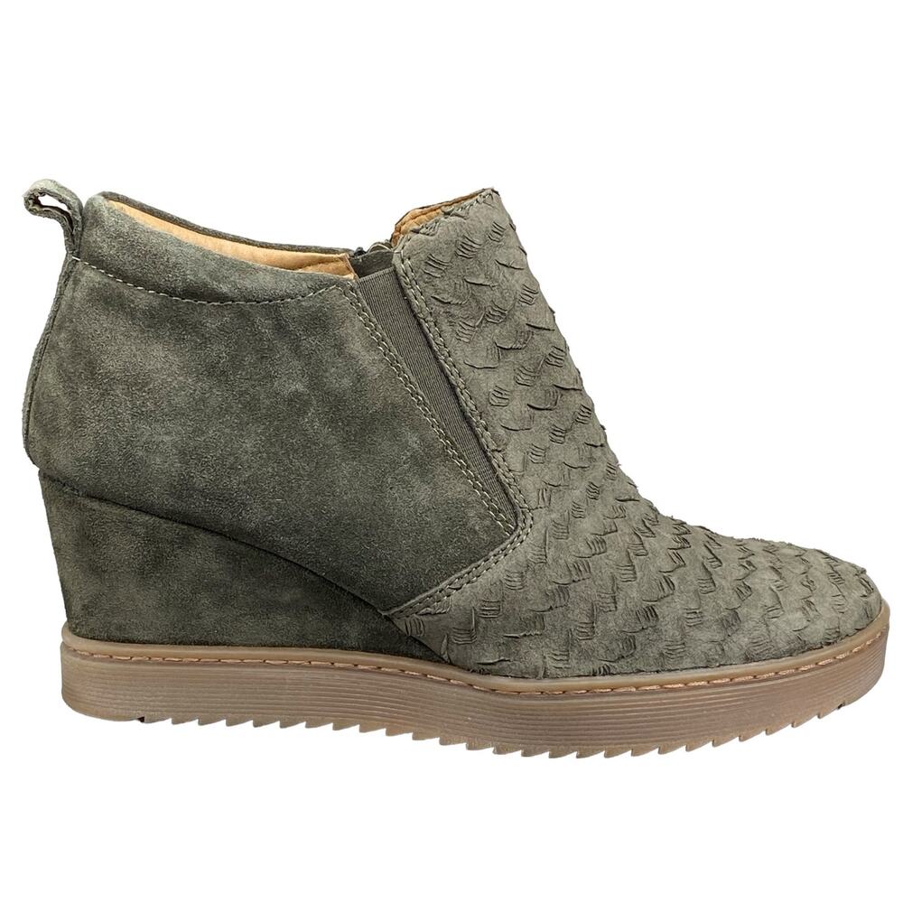 Sofft Women's Slayton Green Suede wedge Ankle Boot Size US 9.5